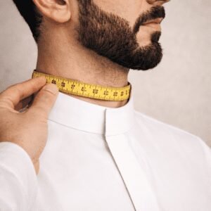 دقة تفصيل الياقة